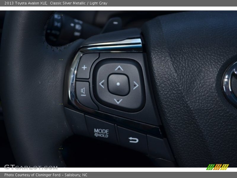 Classic Silver Metallic / Light Gray 2013 Toyota Avalon XLE