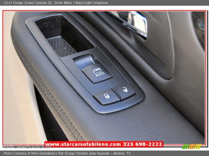 Stone White / Black/Light Graystone 2013 Dodge Grand Caravan SE