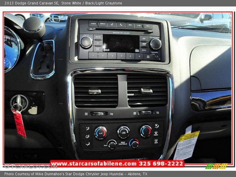Stone White / Black/Light Graystone 2013 Dodge Grand Caravan SE