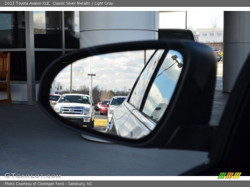 Classic Silver Metallic / Light Gray 2013 Toyota Avalon XLE