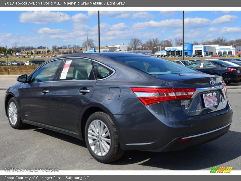Magnetic Gray Metallic / Light Gray 2013 Toyota Avalon Hybrid XLE