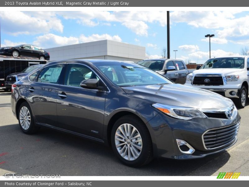 Magnetic Gray Metallic / Light Gray 2013 Toyota Avalon Hybrid XLE