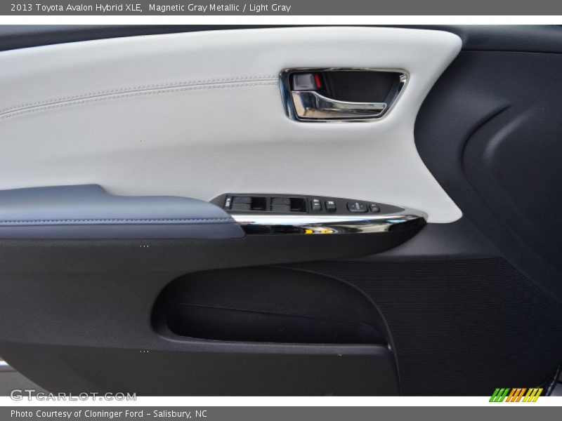 Magnetic Gray Metallic / Light Gray 2013 Toyota Avalon Hybrid XLE