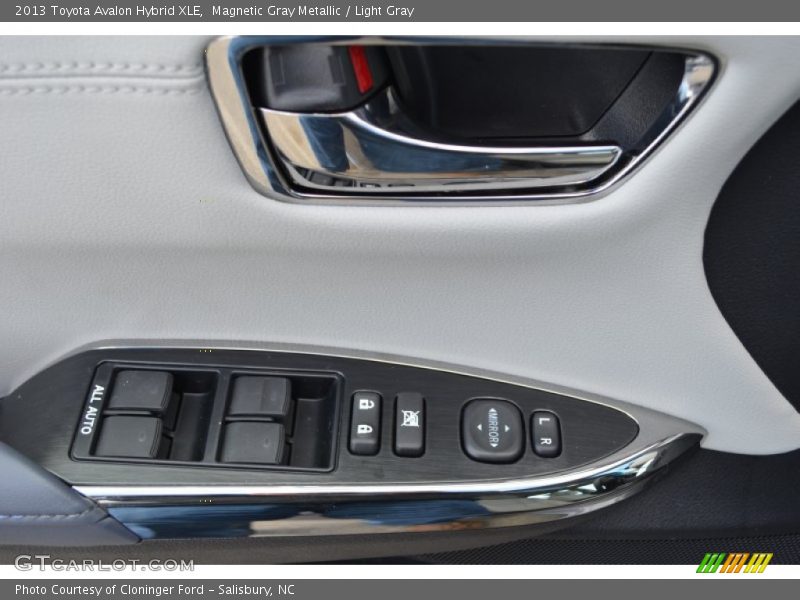 Magnetic Gray Metallic / Light Gray 2013 Toyota Avalon Hybrid XLE