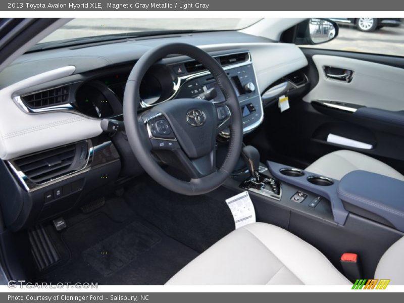 Magnetic Gray Metallic / Light Gray 2013 Toyota Avalon Hybrid XLE