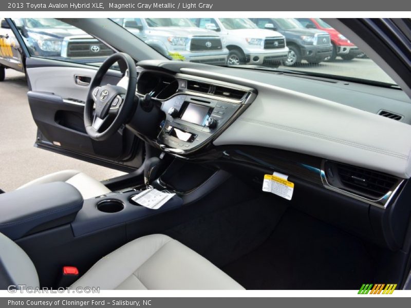 Magnetic Gray Metallic / Light Gray 2013 Toyota Avalon Hybrid XLE