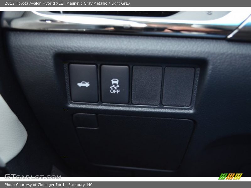Magnetic Gray Metallic / Light Gray 2013 Toyota Avalon Hybrid XLE