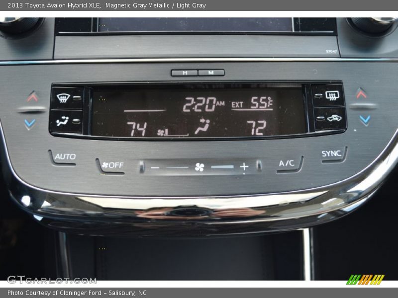 Magnetic Gray Metallic / Light Gray 2013 Toyota Avalon Hybrid XLE
