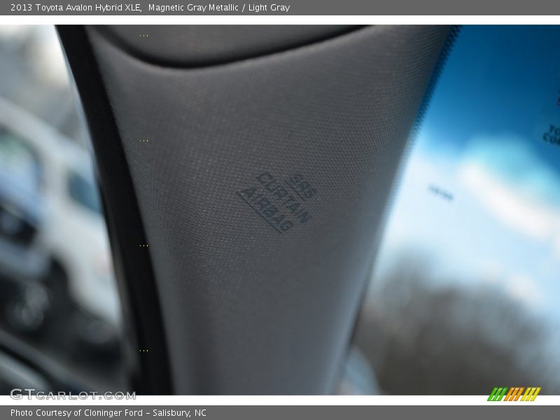 Magnetic Gray Metallic / Light Gray 2013 Toyota Avalon Hybrid XLE