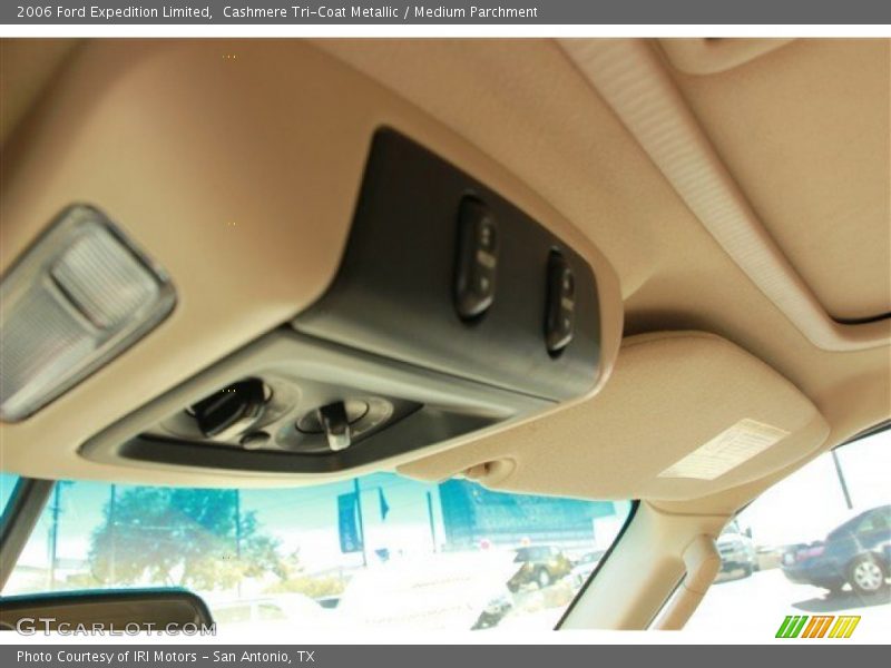 Cashmere Tri-Coat Metallic / Medium Parchment 2006 Ford Expedition Limited