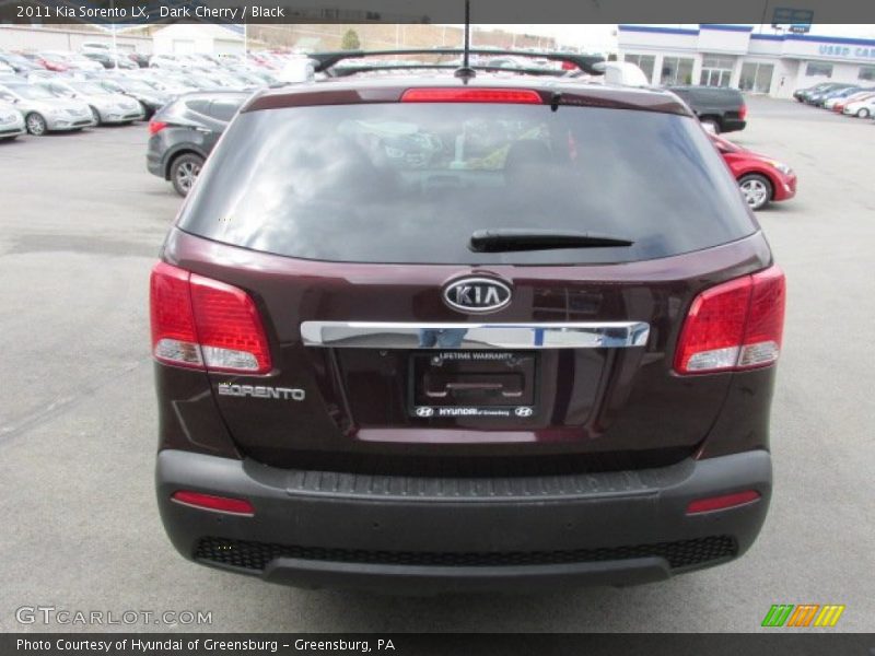 Dark Cherry / Black 2011 Kia Sorento LX