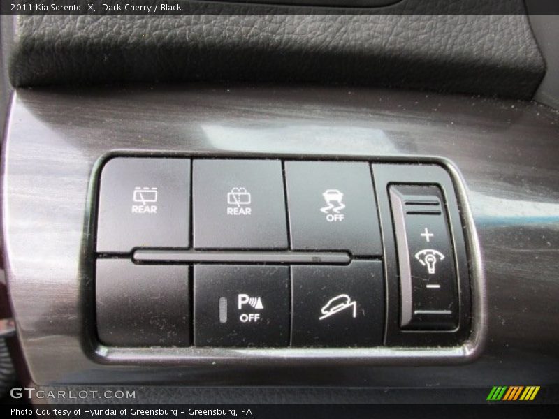 Dark Cherry / Black 2011 Kia Sorento LX
