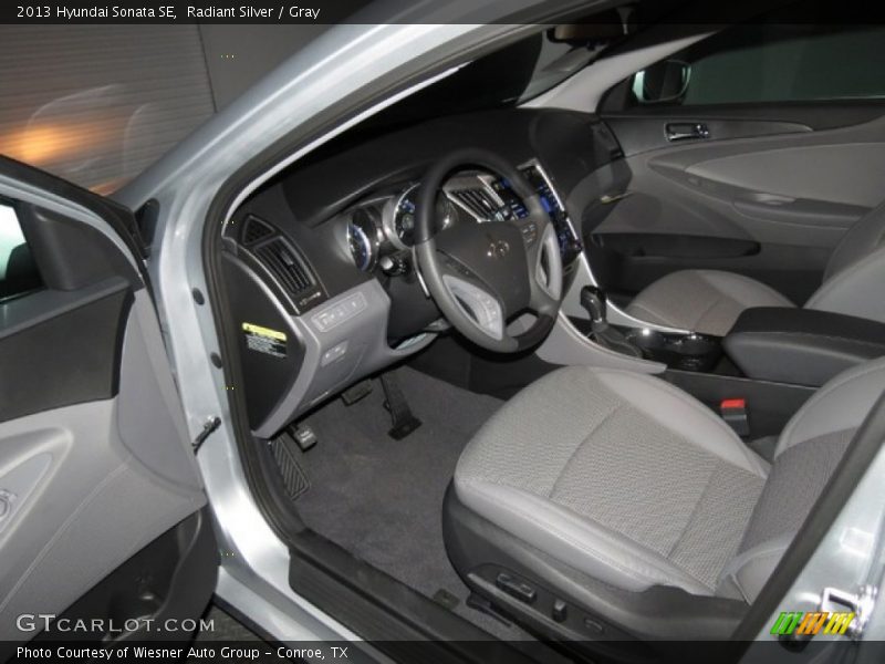 Radiant Silver / Gray 2013 Hyundai Sonata SE