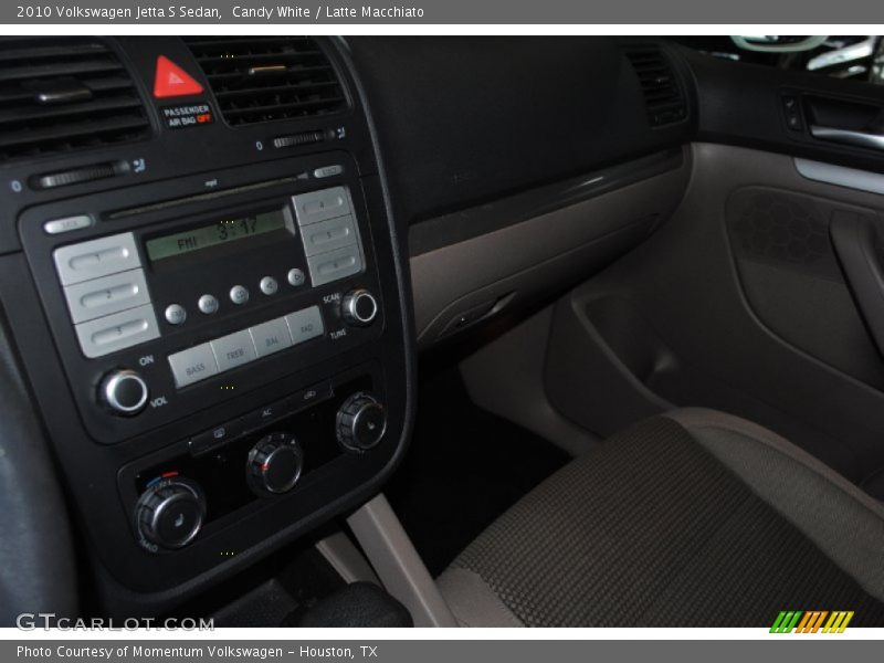 Candy White / Latte Macchiato 2010 Volkswagen Jetta S Sedan