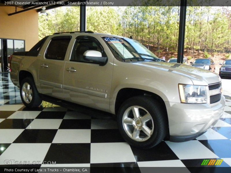 Silver Birch Metallic / Ebony 2007 Chevrolet Avalanche LTZ 4WD