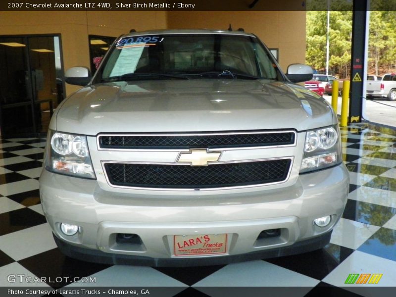 Silver Birch Metallic / Ebony 2007 Chevrolet Avalanche LTZ 4WD