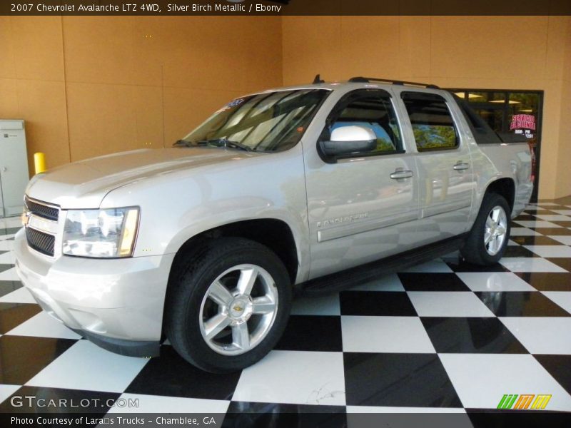 Silver Birch Metallic / Ebony 2007 Chevrolet Avalanche LTZ 4WD