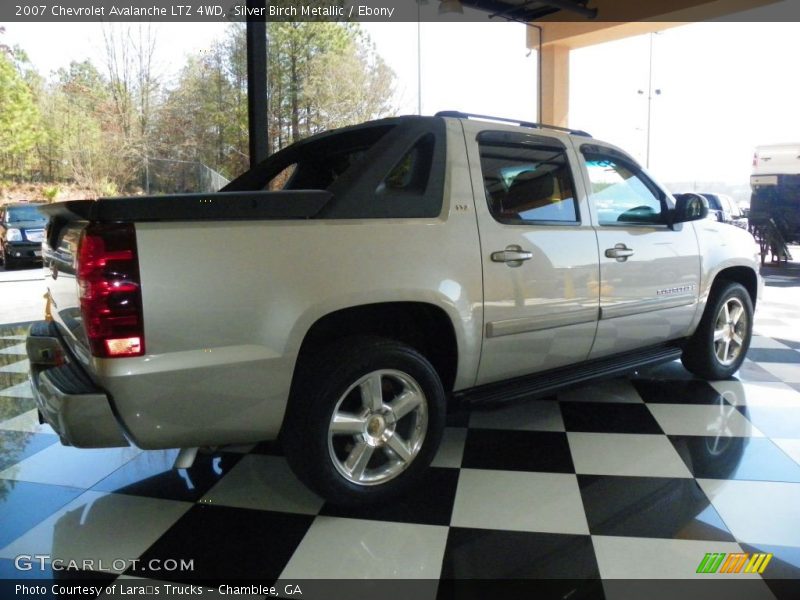 Silver Birch Metallic / Ebony 2007 Chevrolet Avalanche LTZ 4WD