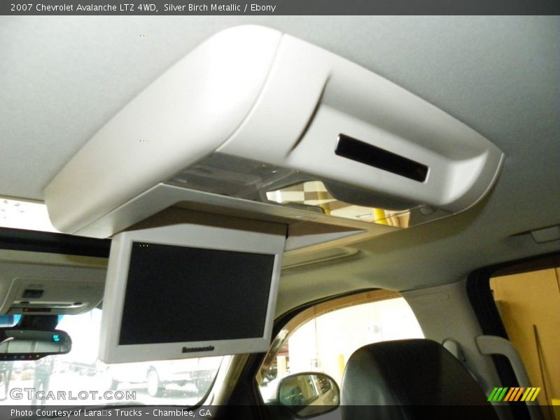 Silver Birch Metallic / Ebony 2007 Chevrolet Avalanche LTZ 4WD