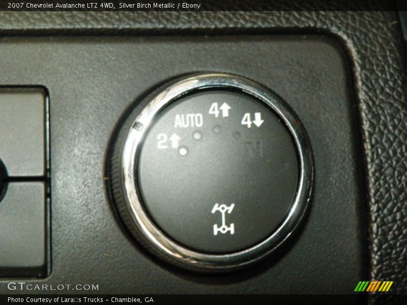 Silver Birch Metallic / Ebony 2007 Chevrolet Avalanche LTZ 4WD
