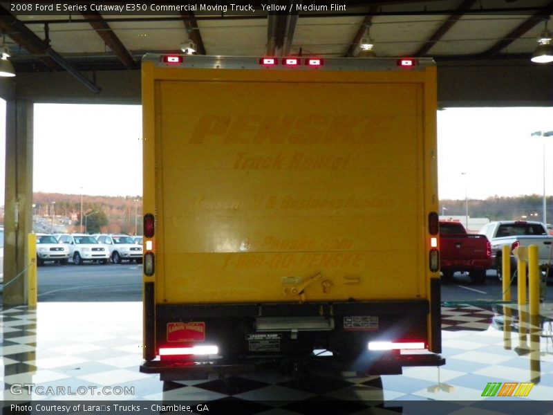 Yellow / Medium Flint 2008 Ford E Series Cutaway E350 Commercial Moving Truck