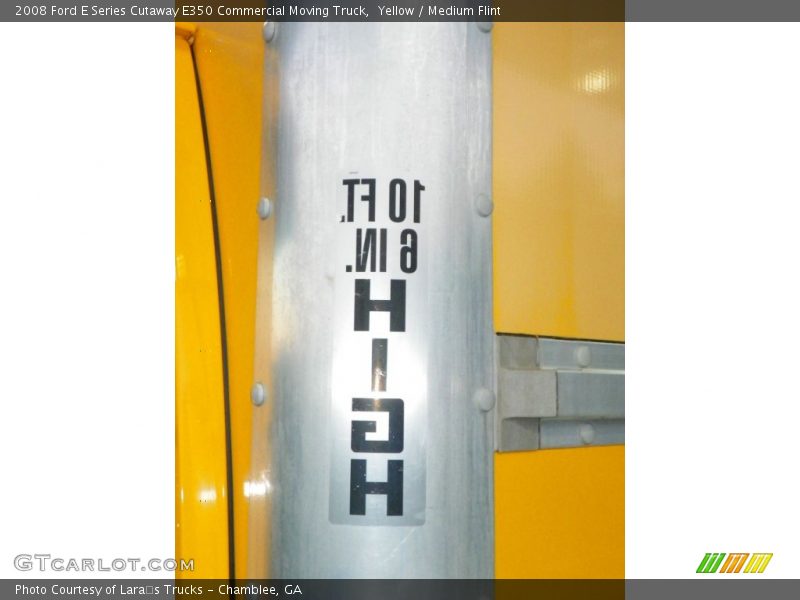 Yellow / Medium Flint 2008 Ford E Series Cutaway E350 Commercial Moving Truck