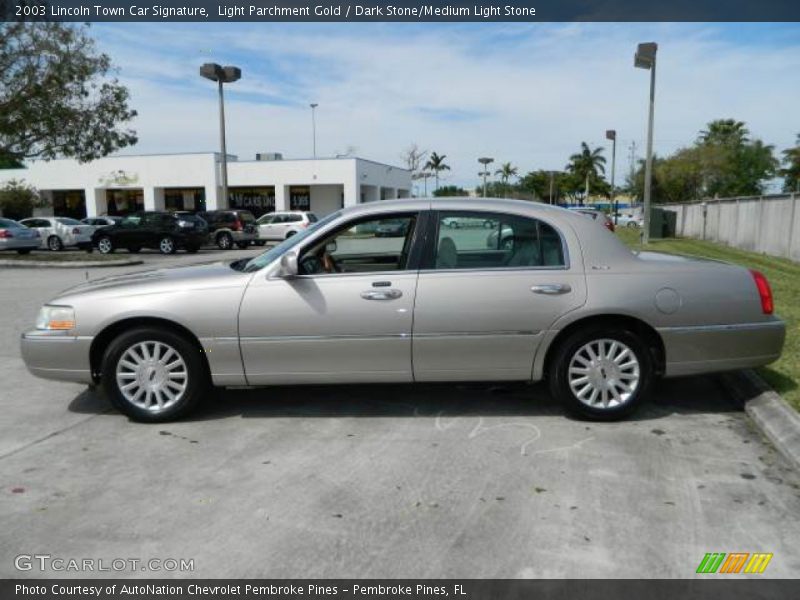  2003 Town Car Signature Light Parchment Gold