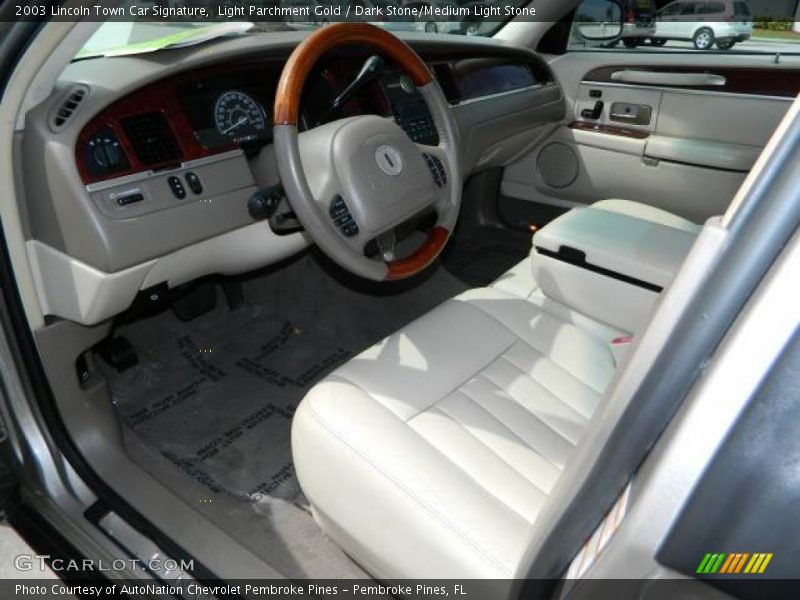 Dark Stone/Medium Light Stone Interior - 2003 Town Car Signature 