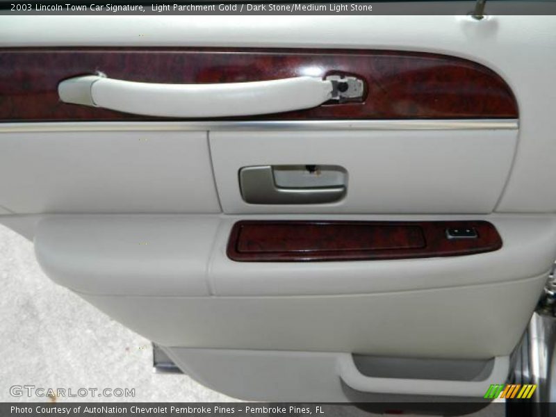 Light Parchment Gold / Dark Stone/Medium Light Stone 2003 Lincoln Town Car Signature
