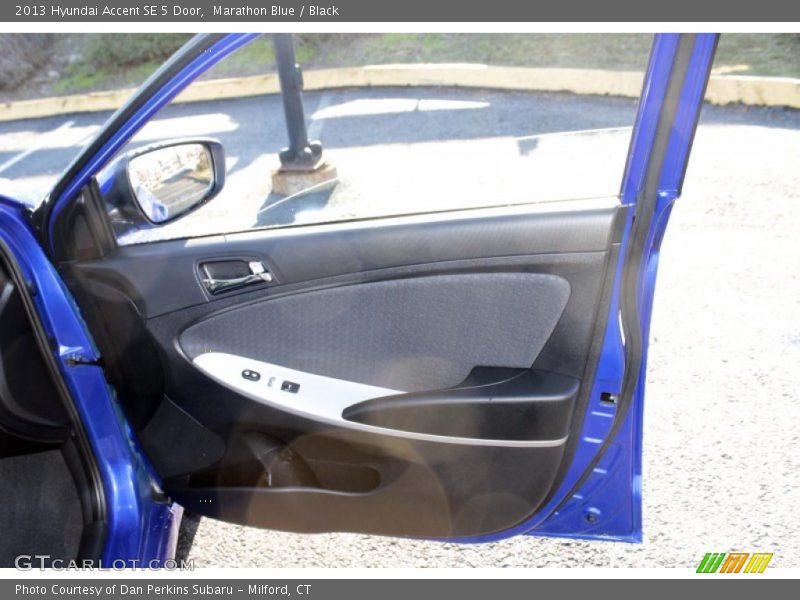 Marathon Blue / Black 2013 Hyundai Accent SE 5 Door