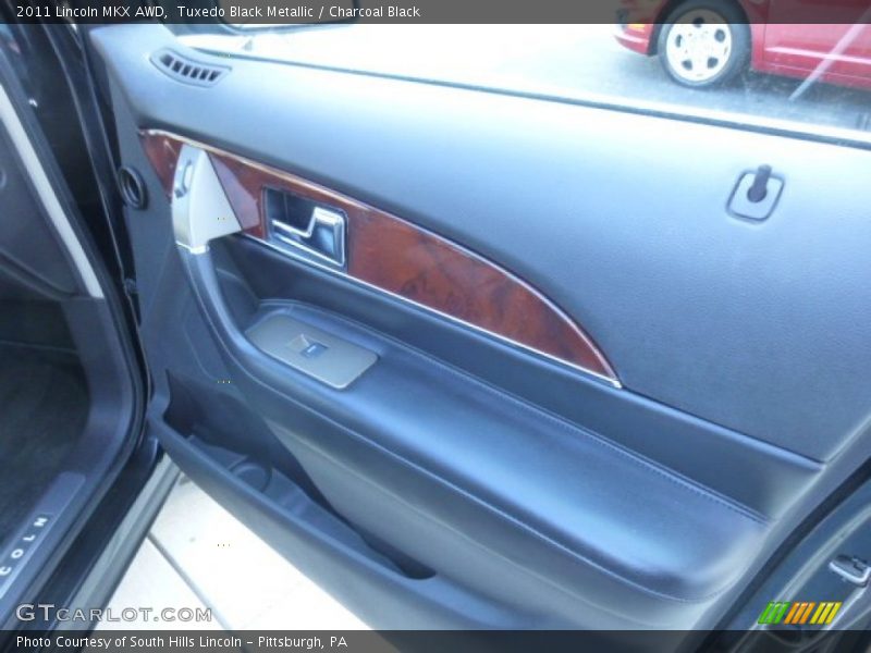 Tuxedo Black Metallic / Charcoal Black 2011 Lincoln MKX AWD