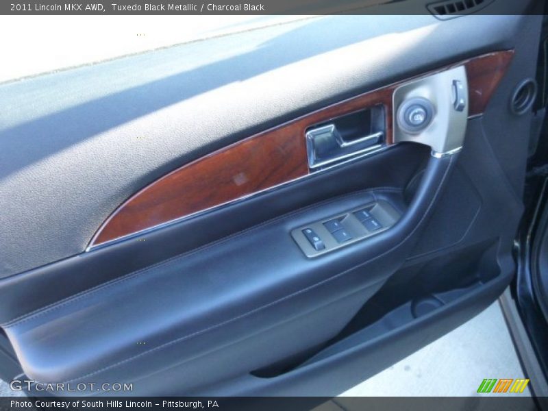 Tuxedo Black Metallic / Charcoal Black 2011 Lincoln MKX AWD