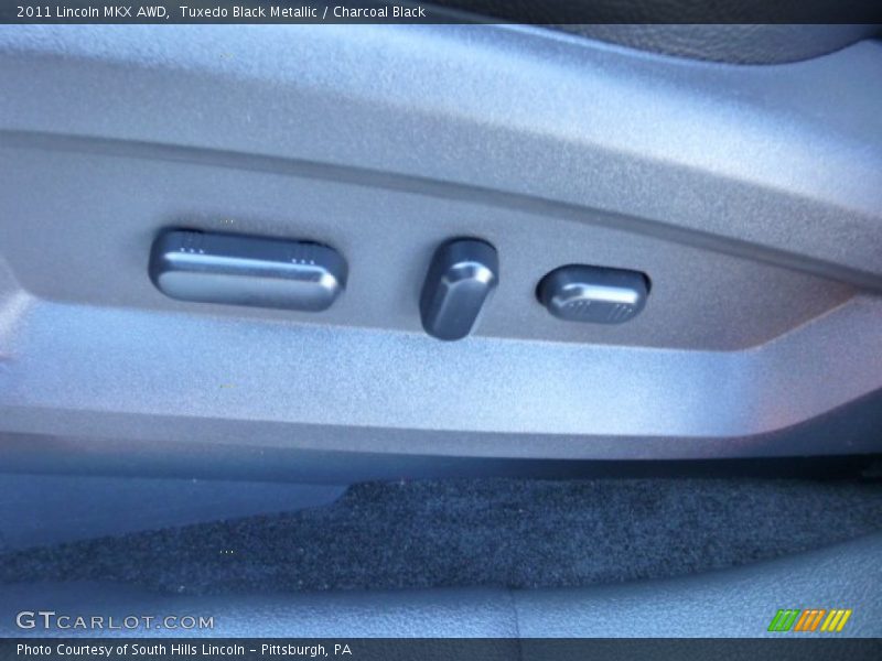 Tuxedo Black Metallic / Charcoal Black 2011 Lincoln MKX AWD