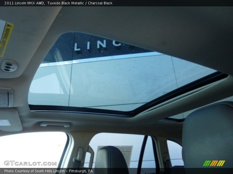 Tuxedo Black Metallic / Charcoal Black 2011 Lincoln MKX AWD