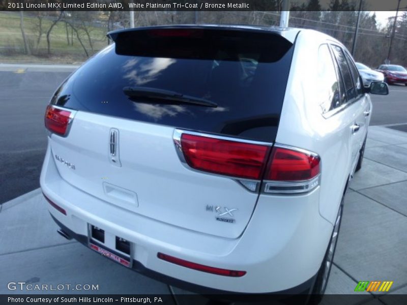 White Platinum Tri-Coat / Bronze Metallic 2011 Lincoln MKX Limited Edition AWD