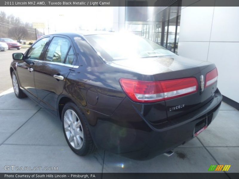 Tuxedo Black Metallic / Light Camel 2011 Lincoln MKZ AWD