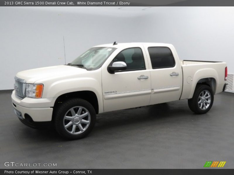 Front 3/4 View of 2013 Sierra 1500 Denali Crew Cab