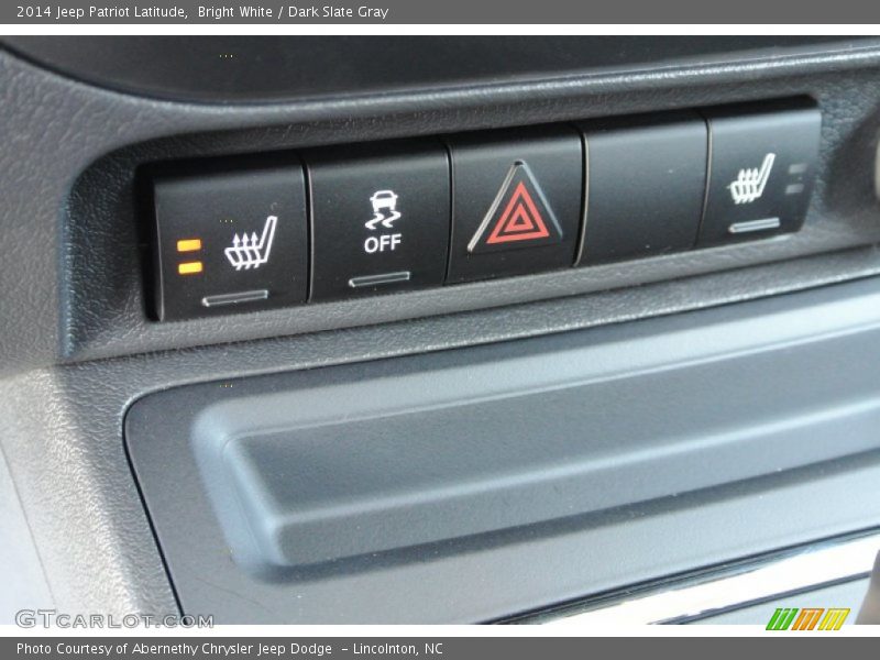Bright White / Dark Slate Gray 2014 Jeep Patriot Latitude