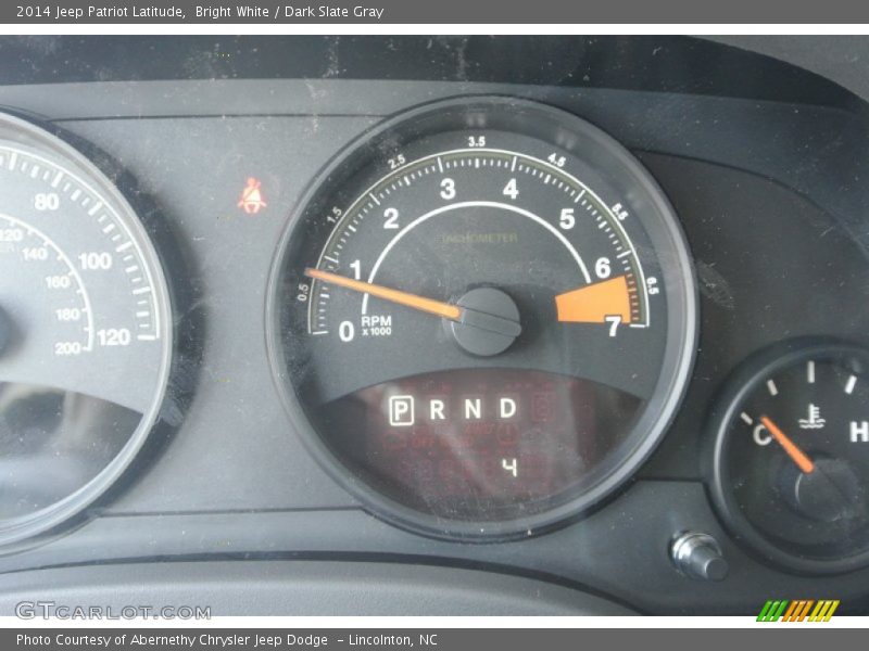 Bright White / Dark Slate Gray 2014 Jeep Patriot Latitude