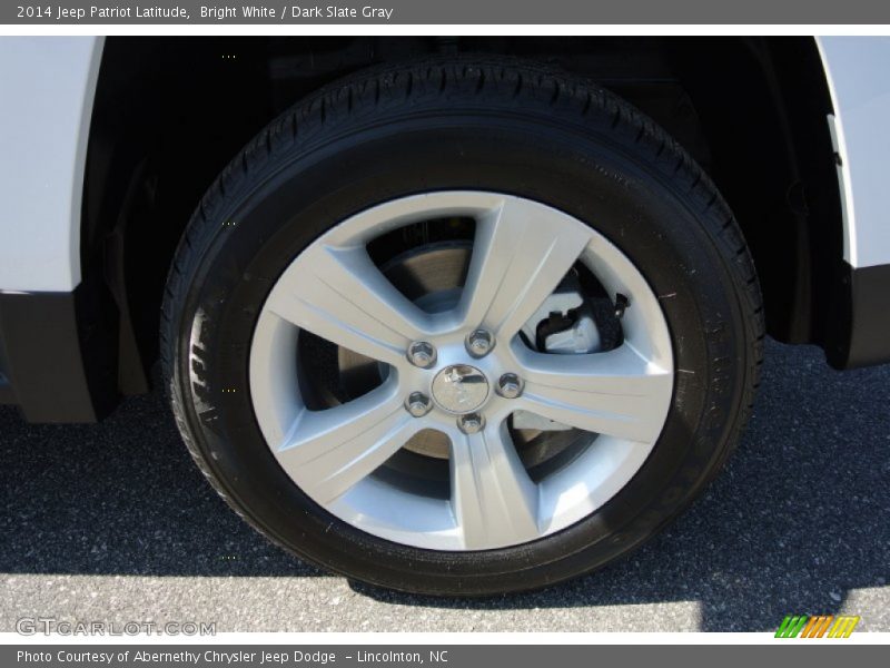 Bright White / Dark Slate Gray 2014 Jeep Patriot Latitude