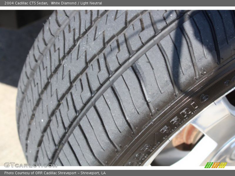 White Diamond / Light Neutral 2004 Cadillac CTS Sedan