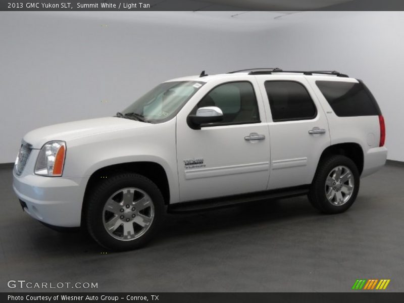Front 3/4 View of 2013 Yukon SLT