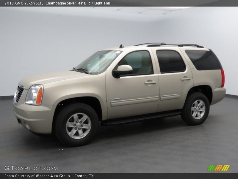 Front 3/4 View of 2013 Yukon SLT