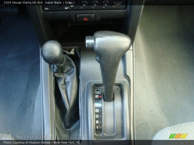 Super Black / Gray 2004 Nissan Xterra XE 4x4