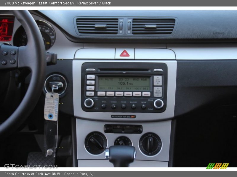 Reflex Silver / Black 2008 Volkswagen Passat Komfort Sedan