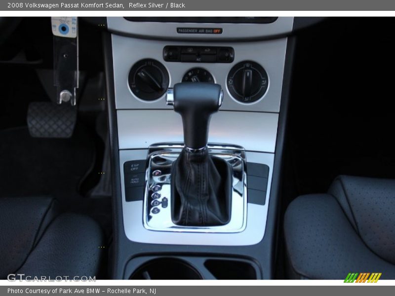 Reflex Silver / Black 2008 Volkswagen Passat Komfort Sedan