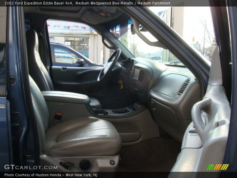 Medium Wedgewood Blue Metallic / Medium Parchment 2002 Ford Expedition Eddie Bauer 4x4