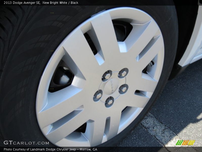 New Bright White / Black 2013 Dodge Avenger SE