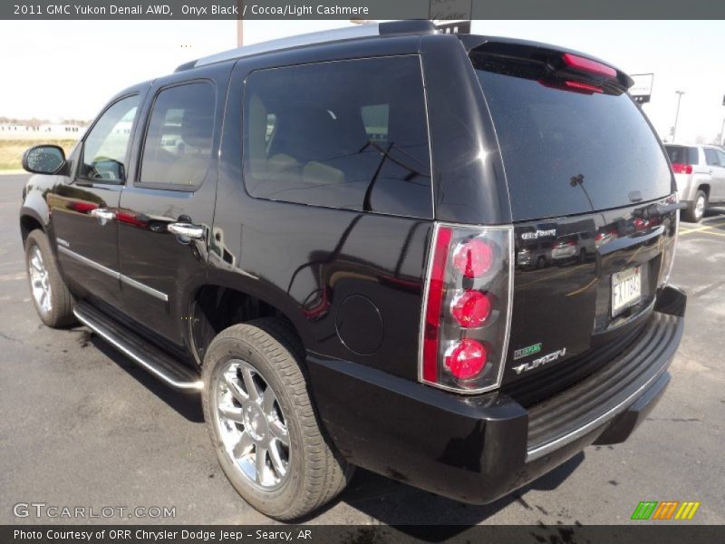 Onyx Black / Cocoa/Light Cashmere 2011 GMC Yukon Denali AWD