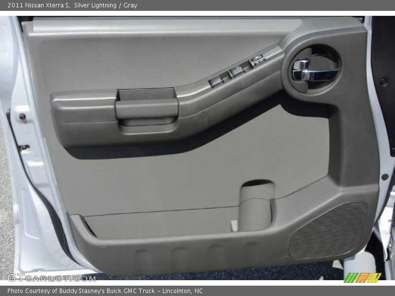 Silver Lightning / Gray 2011 Nissan Xterra S